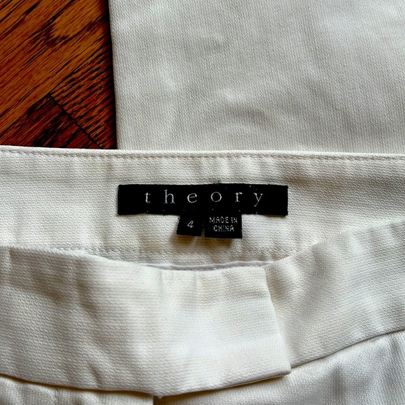 Ladies Theory Cropped White Pants! - Picture 4 of 4